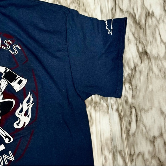 Fireman Skull Navy Blue Graphic T Shirt Bluegrass Burn Run Kentucky Men’s Sz L - Picture 2 of 8